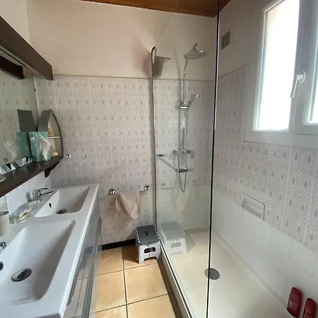 Maison Atypique Pour 8 Pers., Animaux Acceptes, Terrasses - Fr-1-833-31 Holiday home