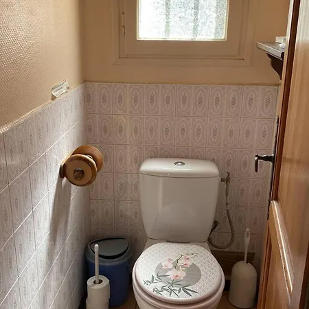 Maison Atypique Pour 8 Pers., Animaux Acceptes, Terrasses - Fr-1-833-31 Holiday home